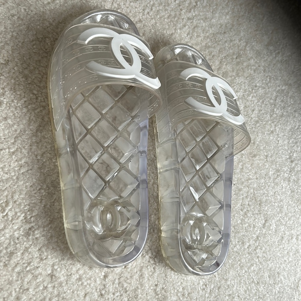 Chanel slides